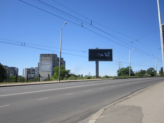 Беклайт 8x4,  ул. Грушевского, выезд из города